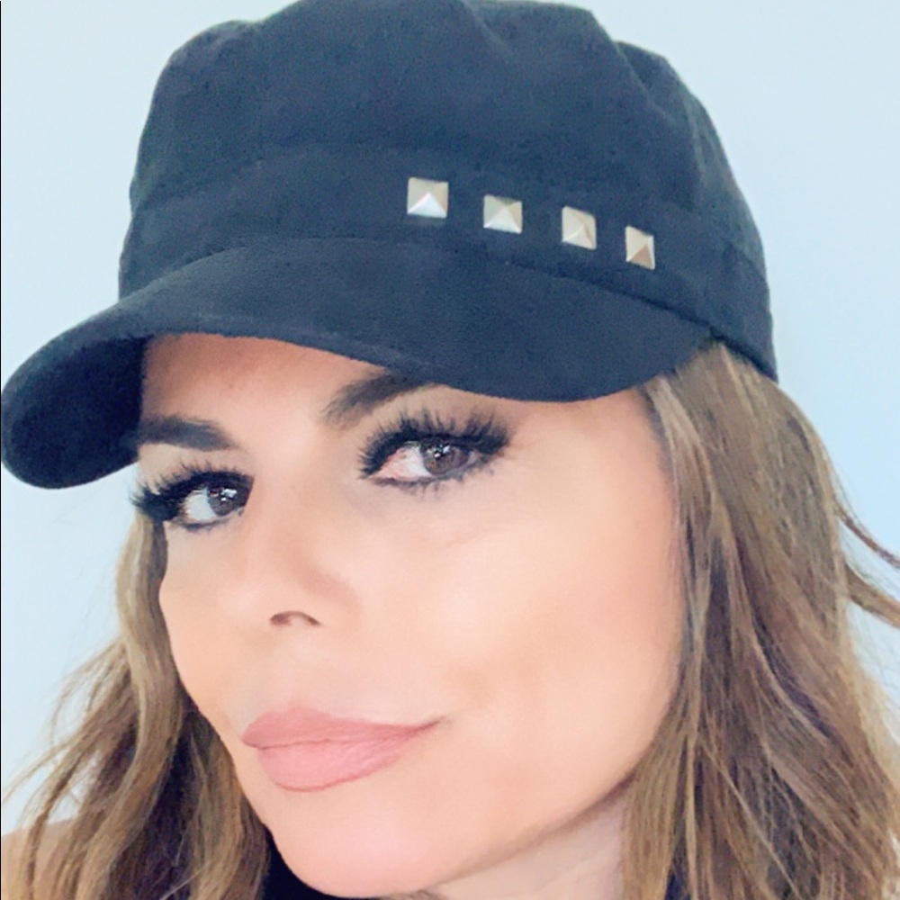 Fiddler cap style hat